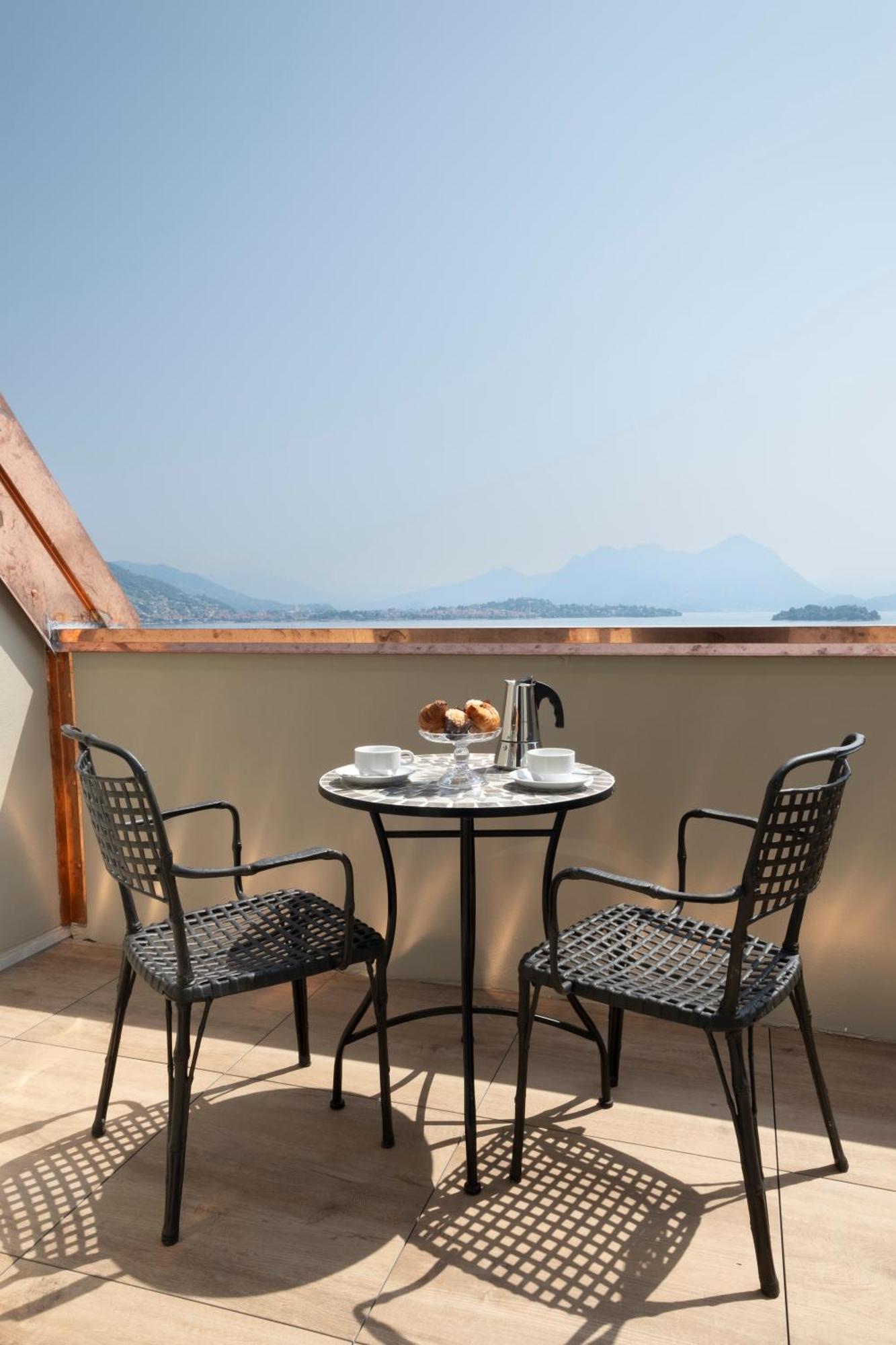 Residence Carl&Do Baveno Eksteriør bilde